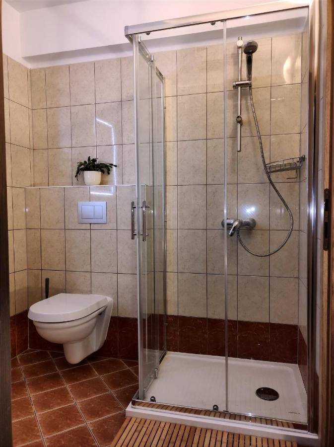Apartman Emili Malinska Buitenkant foto