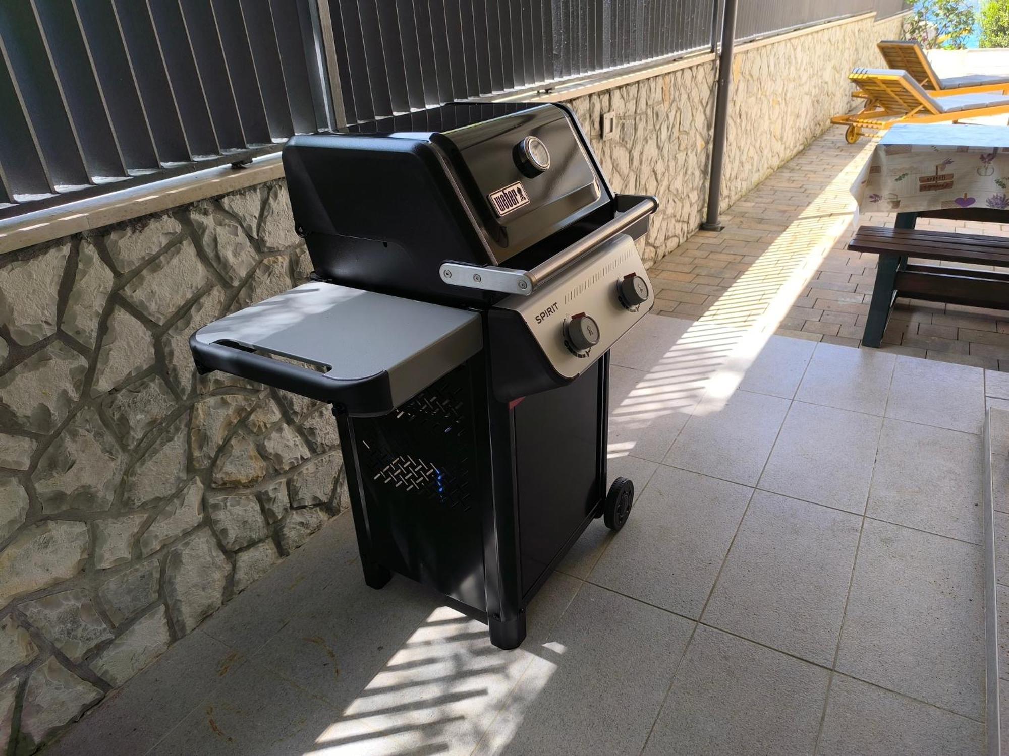 Apartman Emili Malinska Buitenkant foto